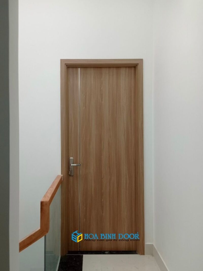 Cửa gỗ công nghiệp Laminate tại Bình Tân